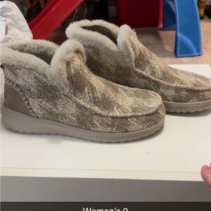 Cozy Women's Fur-Lined Slip-On Shoes